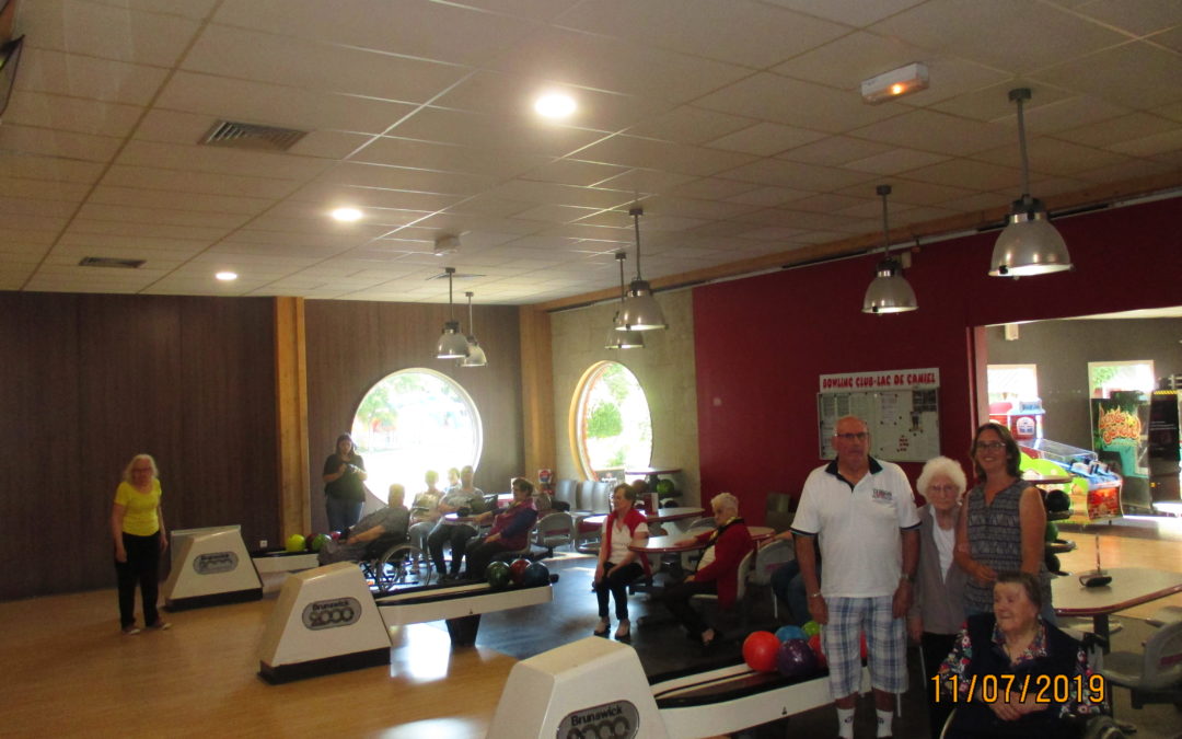 Une soirée bowling entre résidents.